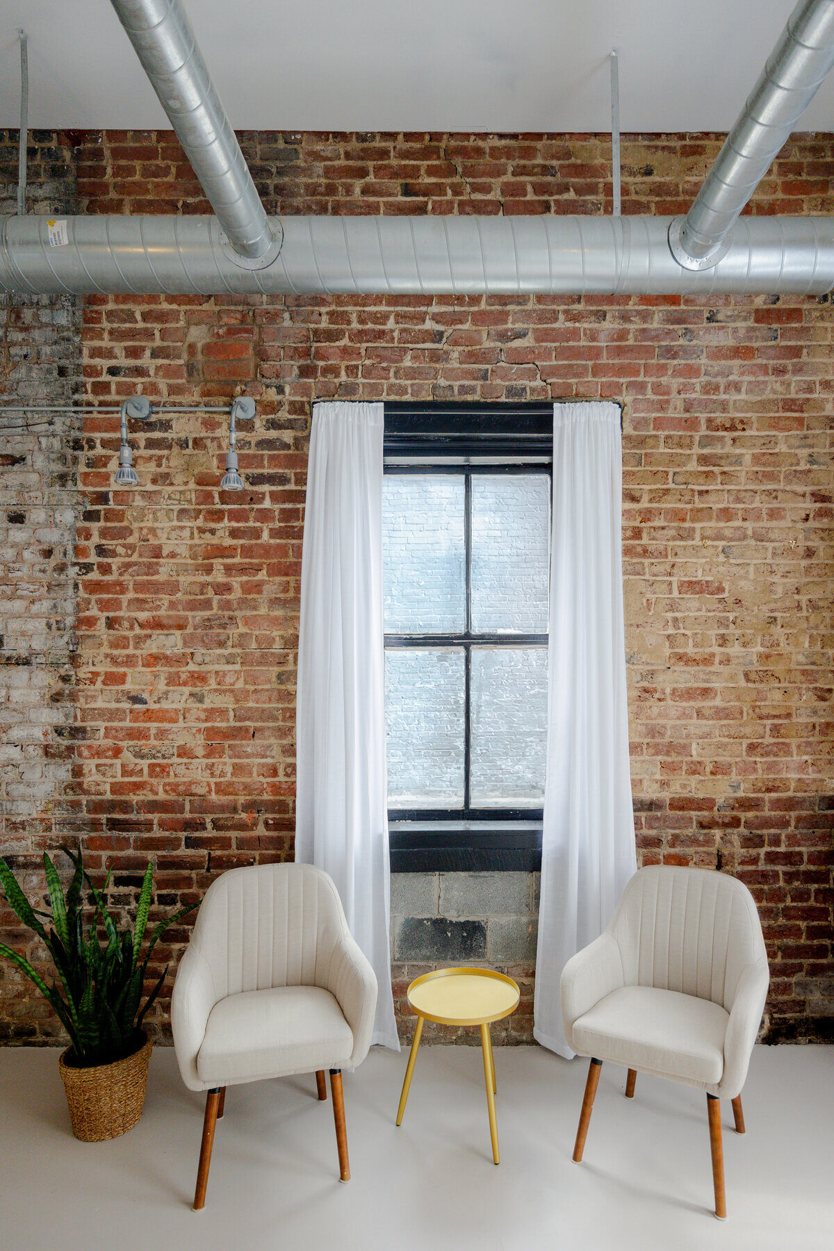Photo session at The Studio on Broad, image 10